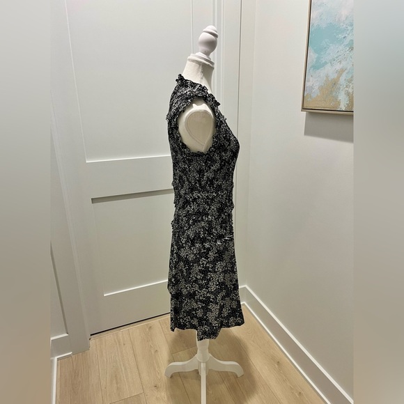 Madewell Smocked Crewneck Mini Dress in Harper Floral Black White NEW Size 4 - Picture 6 of 12